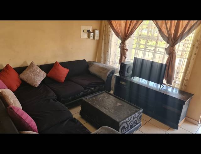2 BEDROOM APARTMENT FOR SALE IN RUSTENBURG CENTRAL